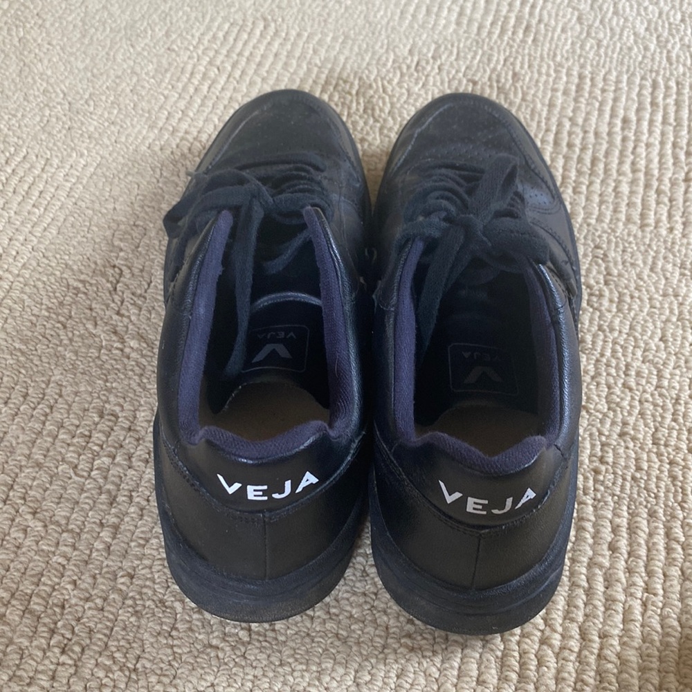 Veja V-10 Sneakers